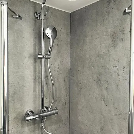 Silbertanne فندق 2*